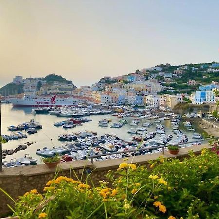 Hotel Domus Ɫ Ponza Esterno foto