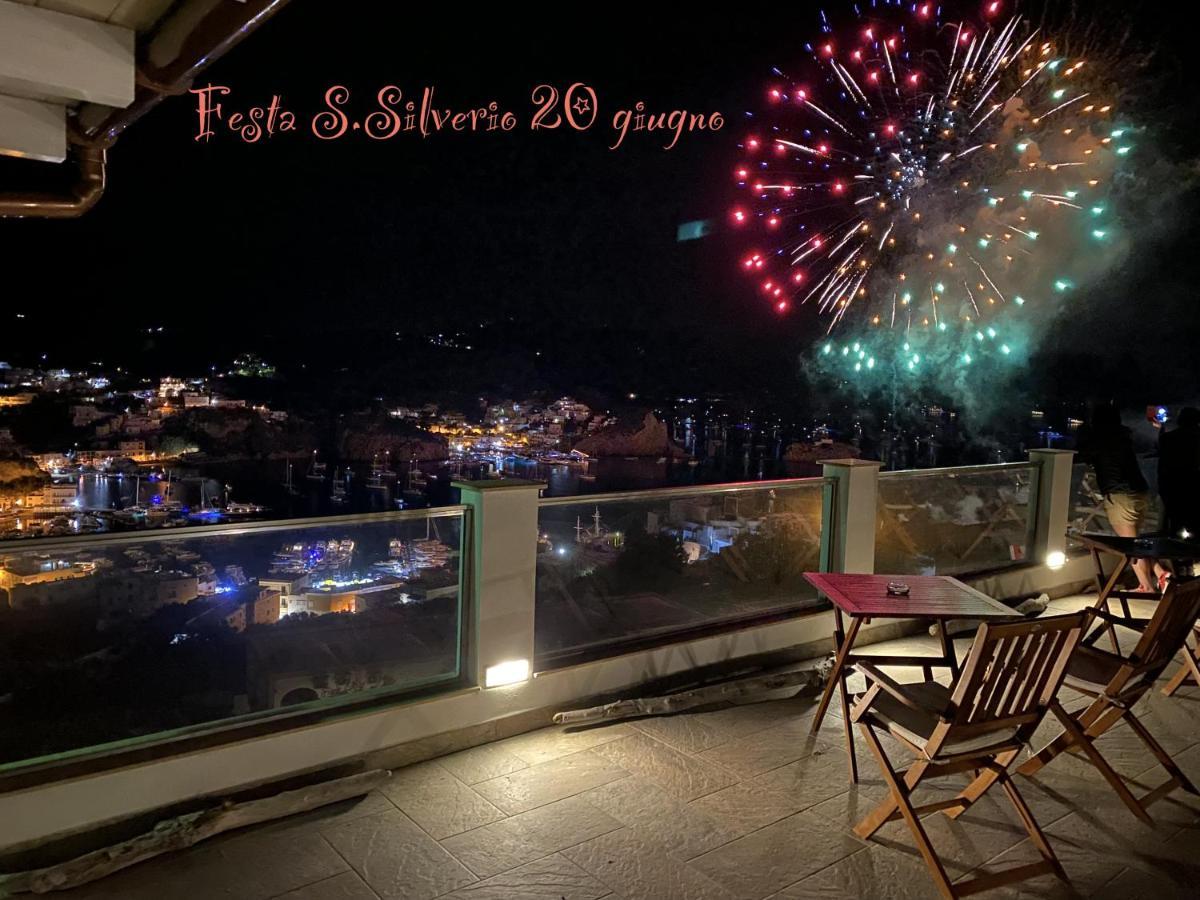 Hotel Domus Ɫ Ponza Esterno foto
