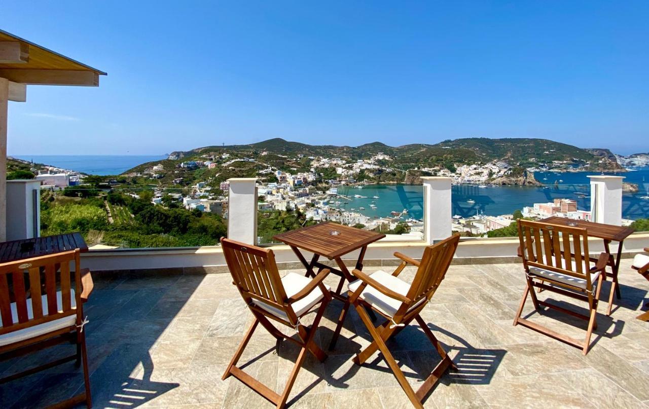 Hotel Domus Ɫ Ponza Esterno foto