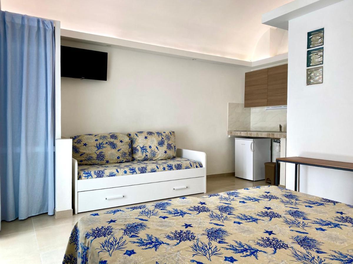 Hotel Domus Ɫ Ponza Esterno foto