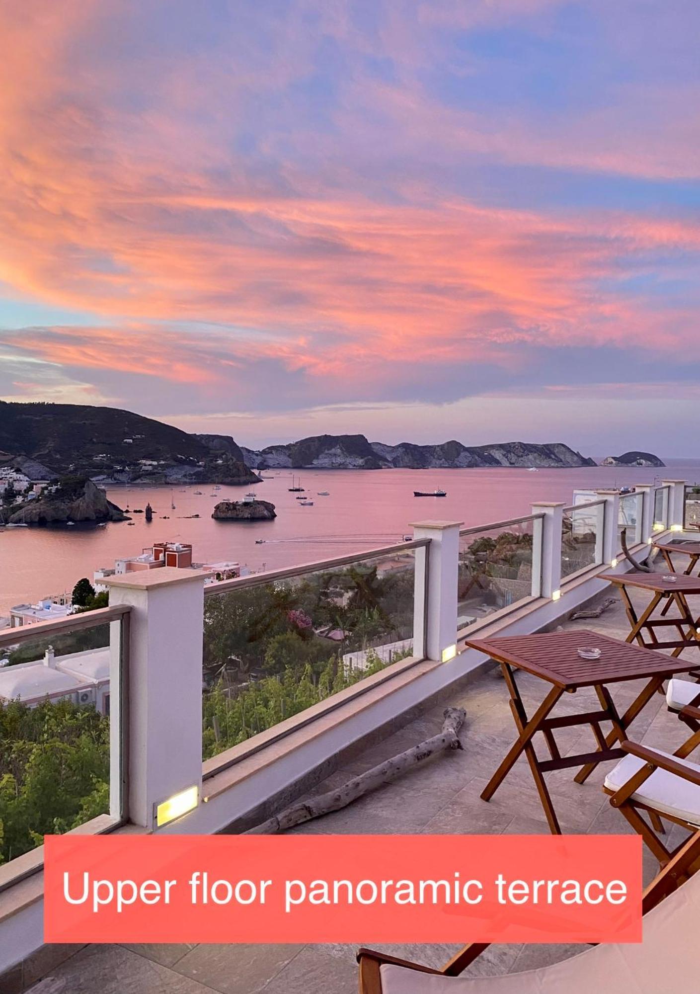 Hotel Domus Ɫ Ponza Esterno foto